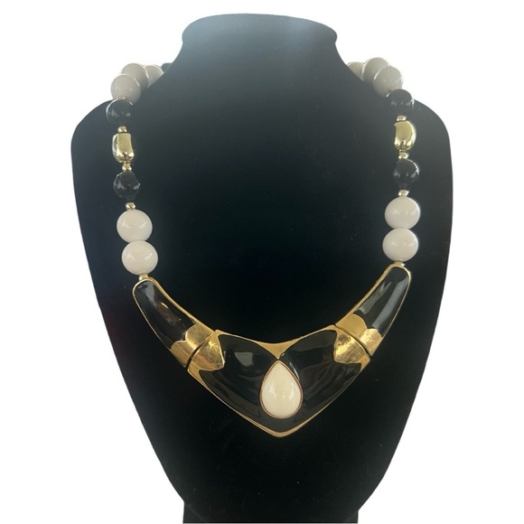 Gold Black and White statement necklace - Picture 1 of 2